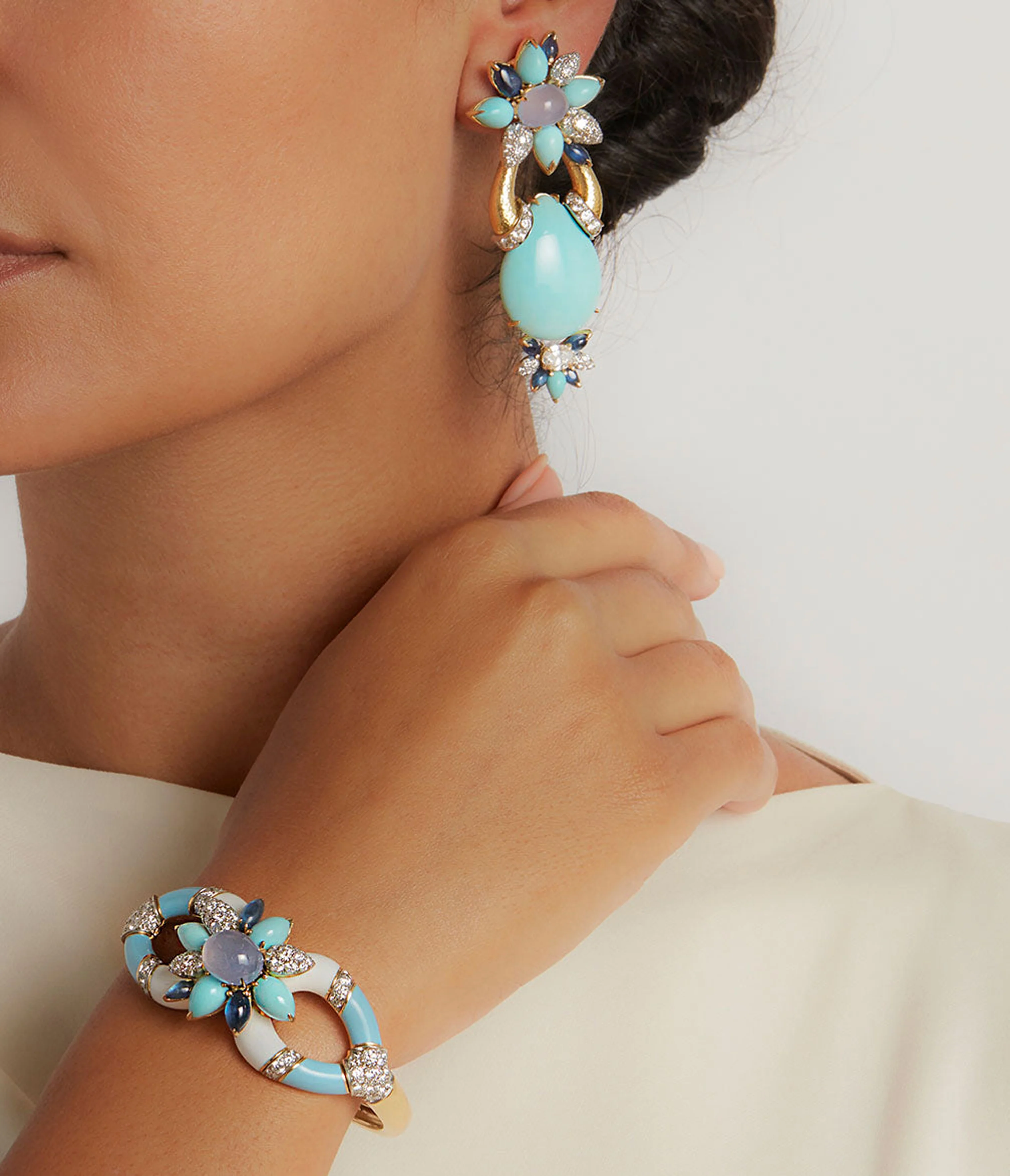 Asheville Earrings, Hammered 18K Gold, Turquoise, Diamonds - Image 5